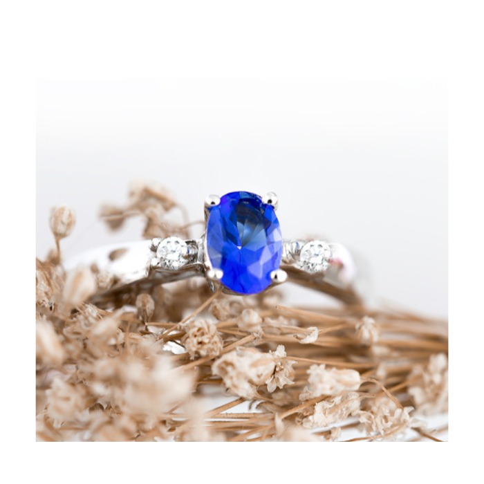 Anillo de compromiso | Elegancia y Brillo en Joyería Impegno