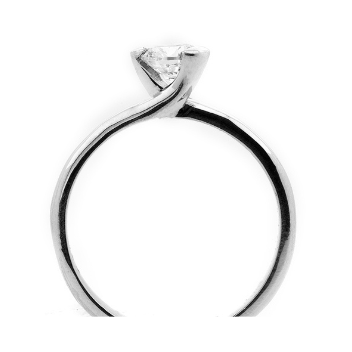 Anillo de compromiso | Elegancia y Brillo en Joyería Impegno