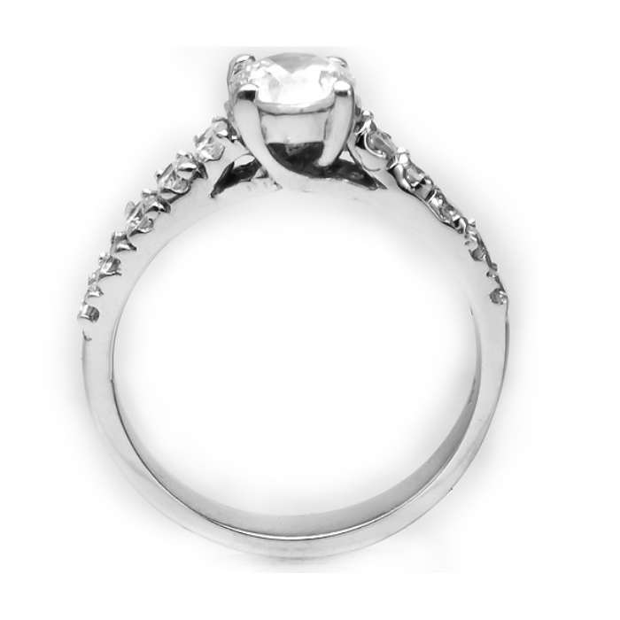 Anillo de compromiso | Elegancia y Brillo en Joyería Impegno