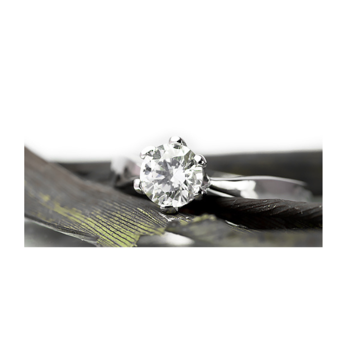 Anillo de compromiso | Elegancia y Brillo en Joyería Impegno