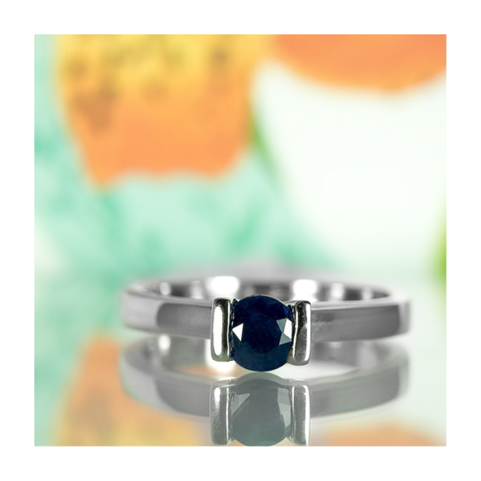 Anillo de compromiso | Elegancia y Brillo en Joyería Impegno