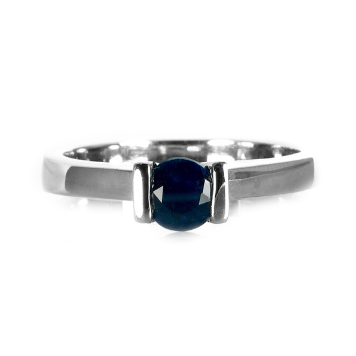 Anillo de compromiso | Elegancia y Brillo en Joyería Impegno