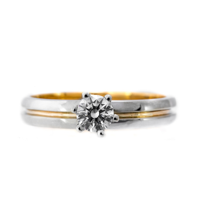 Anillo de compromiso | Elegancia y Brillo en Joyería Impegno