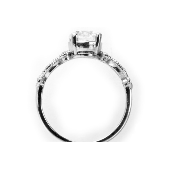 Anillo de compromiso | Elegancia y Brillo en Joyería Impegno
