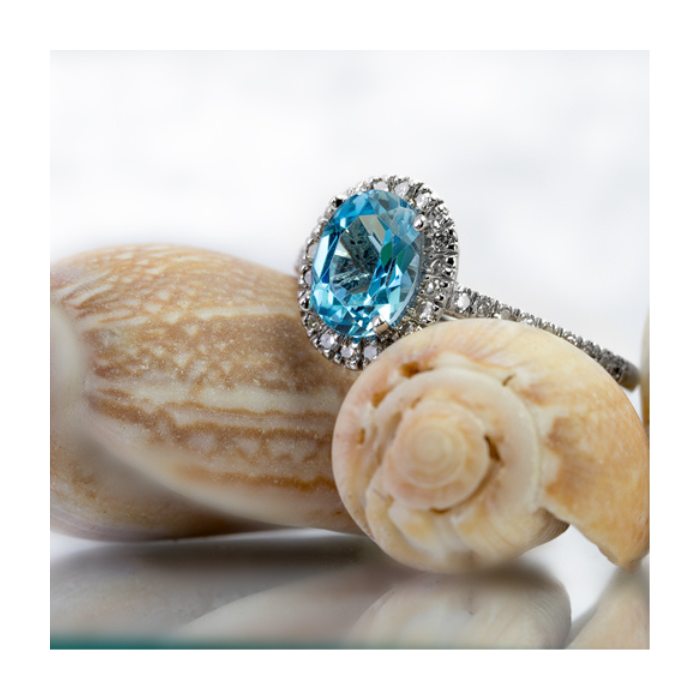 Anillo de compromiso | Elegancia y Brillo en Joyería Impegno