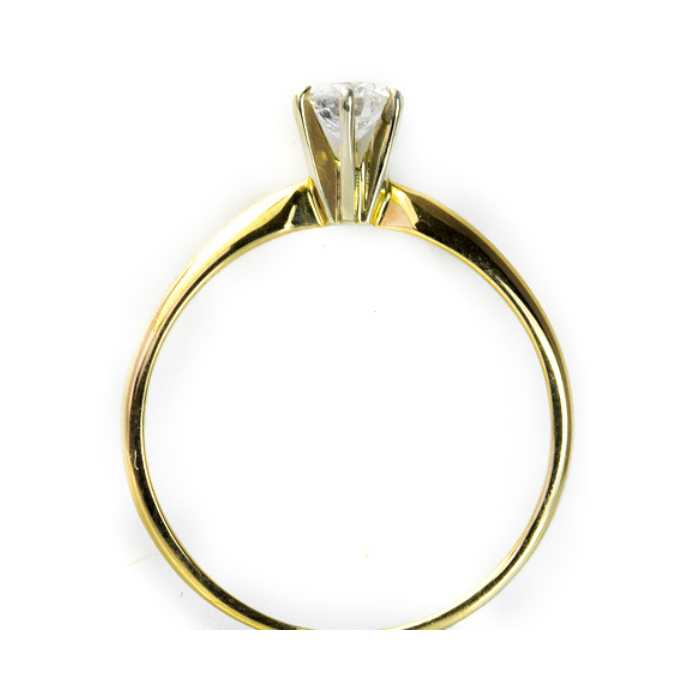 Anillo de compromiso | Elegancia y Brillo en Joyería Impegno