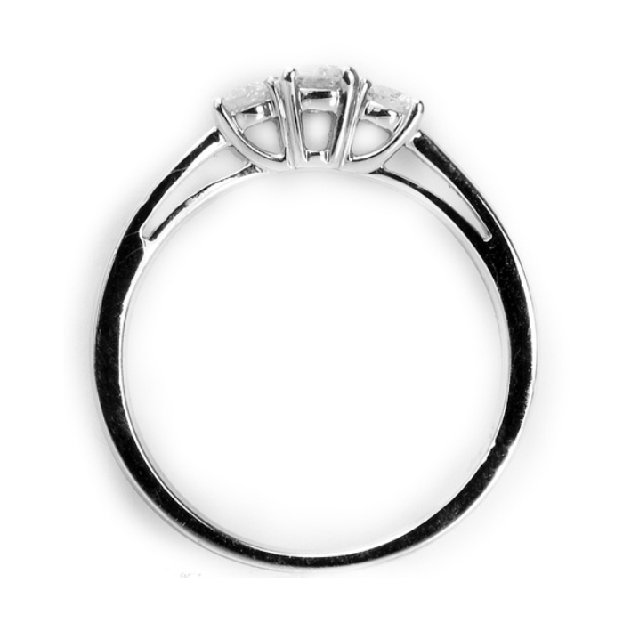Anillo de compromiso | Elegancia y Brillo en Joyería Impegno