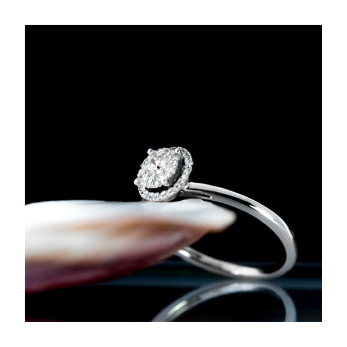 Anillo de compromiso | Elegancia y Brillo en Joyería Impegno