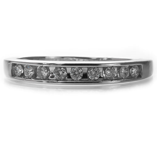 Anillo de Matrimonio | Elegancia y Brillo en Joyería Impegno