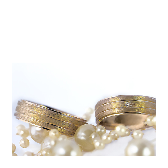 Anillo de Matrimonio | Elegancia y Brillo en Joyería Impegno