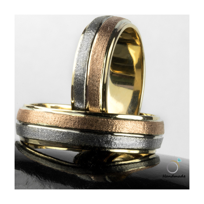 Anillo de Matrimonio | Elegancia y Brillo en Joyería Impegno