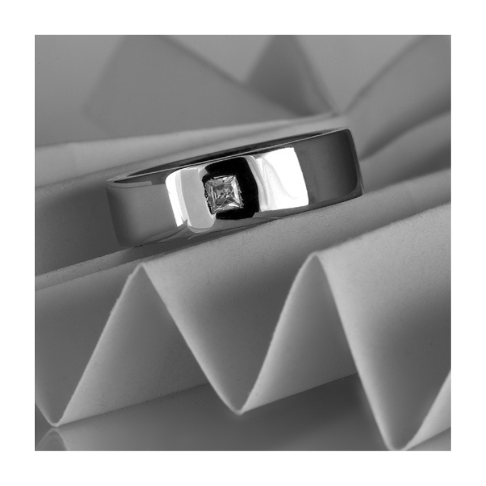 Anillo de Matrimonio | Elegancia y Brillo en Joyería Impegno