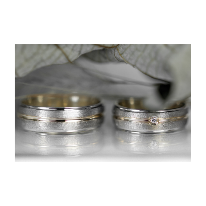 Anillo de Matrimonio | Elegancia y Brillo en Joyería Impegno